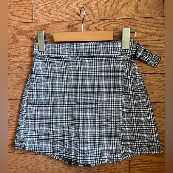 Women’s Hollister Plaid Faux Wrap Ultra High-Rise Mini Skort / Short - Picture 11 of 11